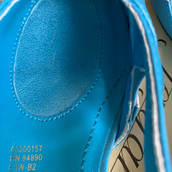 Blue Sandals by Beacon, Like new comfort well - Picture 5 of 7